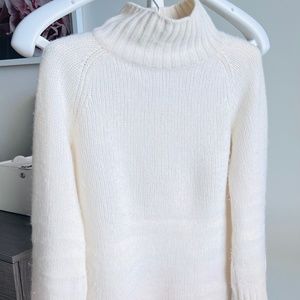 Premium cashmere sweater